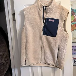 NWOT Vineyard vines Sherpa supershep vest